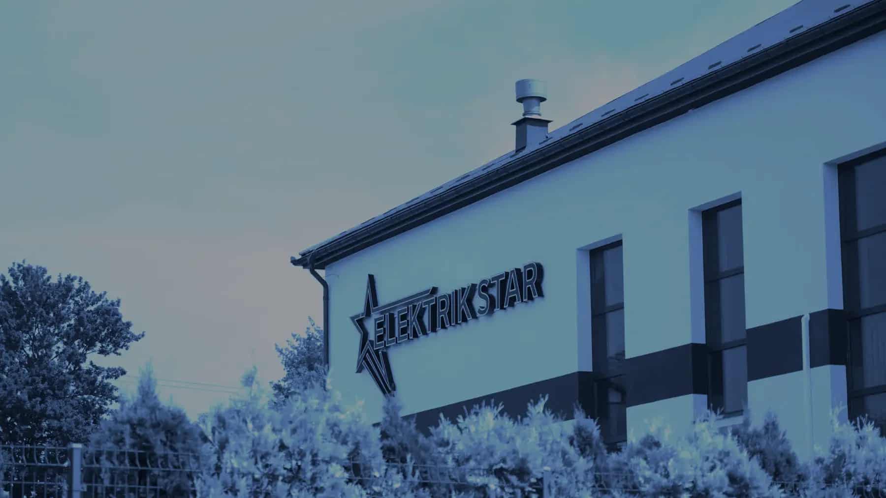 Logo Elektrik-Star na elewacji siedziby w Brzesku